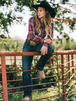 Ladies Wrangler Retro Long Sleeve Embroidered Yoke Western Snap Shirt In Cru - 112321237